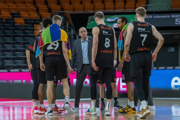 使他失误频 使他失误频